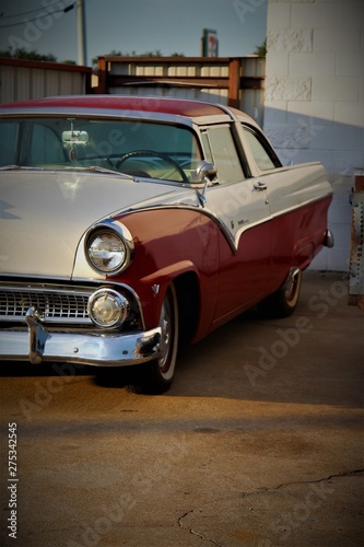 old vintage car © Vanessa