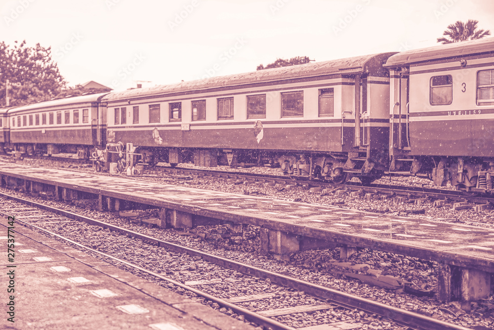 Obraz premium Thonburi Railway Station in Bangkok, Thailand : 22 may, 2017 - Thonburi train station, formerly known as the Bangkok Noi railway station.and .vintage tone.