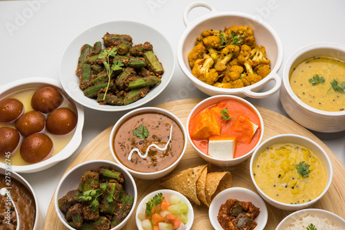 Fototapeta Naklejka Na Ścianę i Meble -  Indian Hindu Veg Thali / food platter, selective focus
