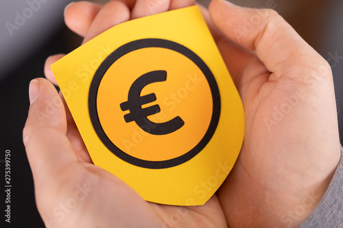 money agree in hand euro