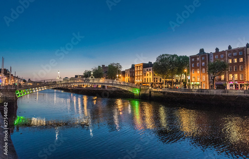 Republic of Ireland , Dublin, Liffey Bridge, bridge for pedestrians in wrought iron (1816) leading to the Temple Bar district