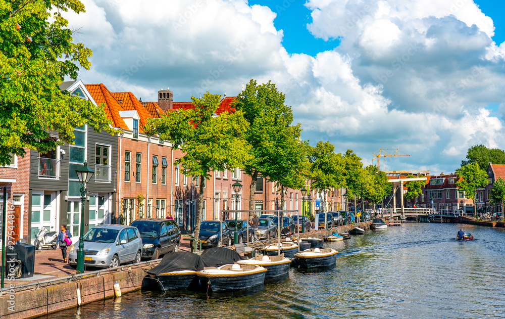 Gracht in Alkmaar, Holland