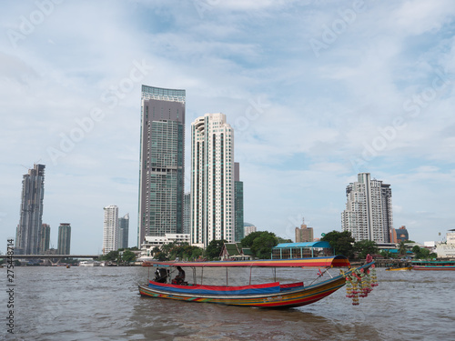 タイ王国　バンコク　チャオプラヤー・エクスプレス・ボート © image360