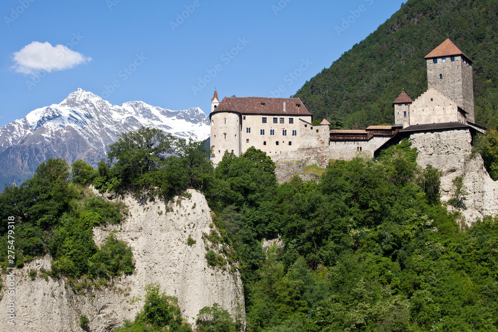 Blick auf Schloss Tirol, Südtirol, Alpen,