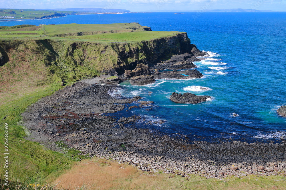 Fototapeta premium Beautiful Irish cliffs overlooking the sea