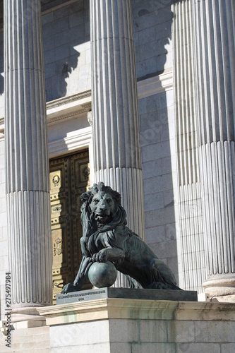 Escultura de león en el Congreso de Diputados de España, Madrid