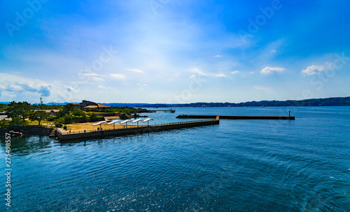 Wallpaper Mural [桜島のイメージ][交通イメージ] 桜島フェリーが発着する桜島港 Torontodigital.ca