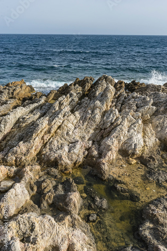 Mediterranean sea crashing against the rocks of the Spanish island of Mallorca, Ibiza, Spain. © Fernando Cortés