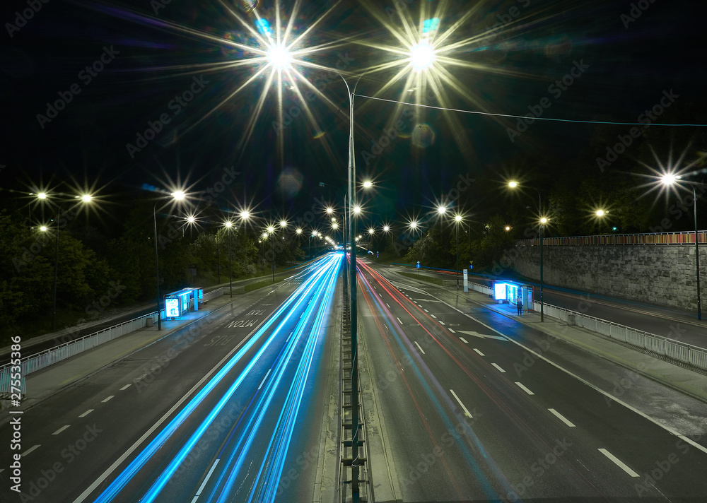 światła uliczne nocą światła uliczne nocą