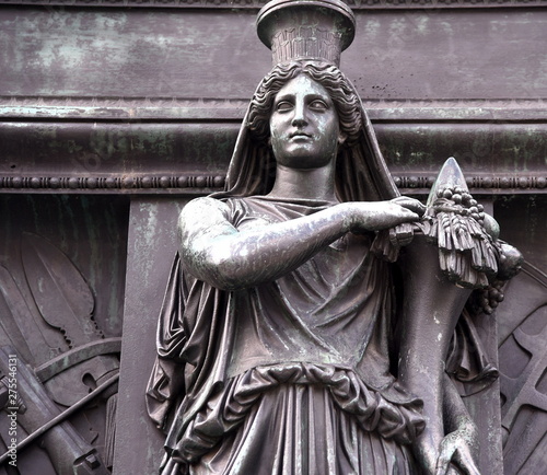 Skultur für Justiz und Ackerbau am Sockel des Denkmals von Max Joseph I. auf dem Max-Joseph-Platz  photo