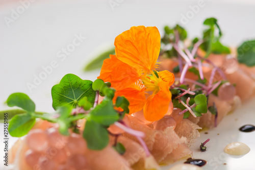 Carpaccio with saffron and caviar