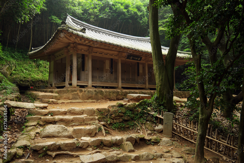 Baengnyeonsa Buddhist Temple, South Korea Baengnyeonsa Buddhist Temple, South Korea