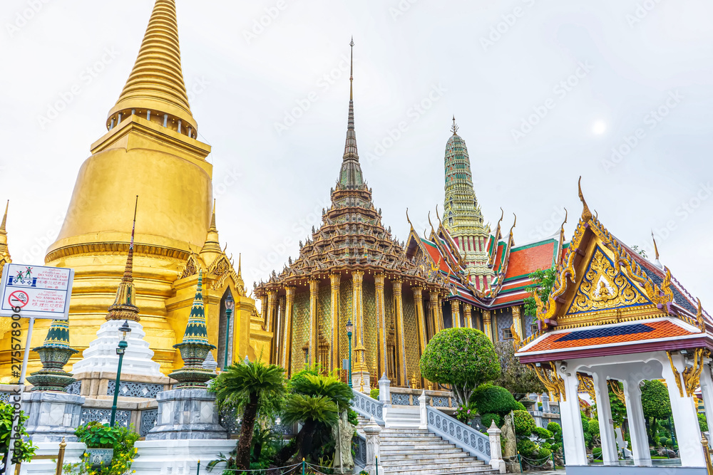 Fototapeta premium One landmark of Wat Phra Kaew in Bangkok, Thailand. A place everyone in every religion can be viewed.