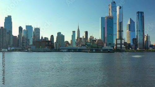 Boat approaching NYC 4k
