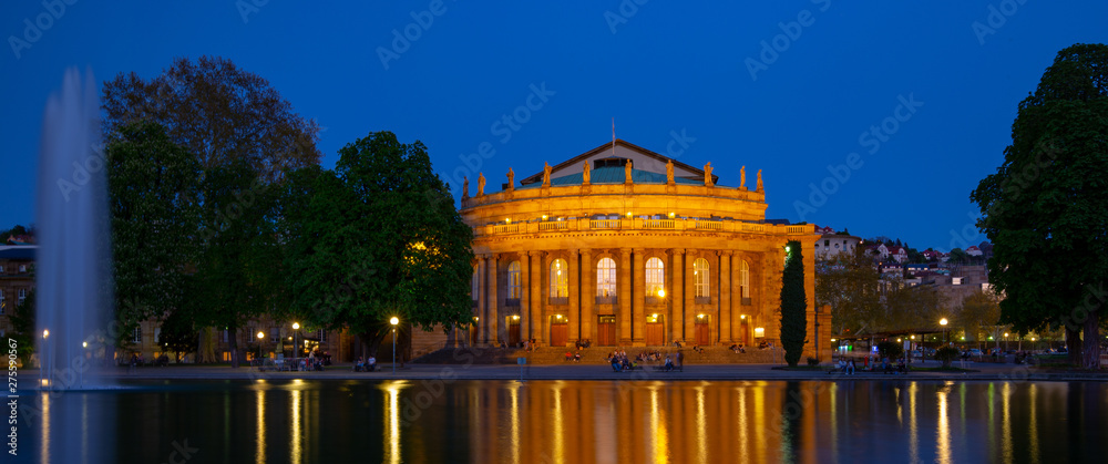 Fototapeta premium Opera Stuttgart in dawn