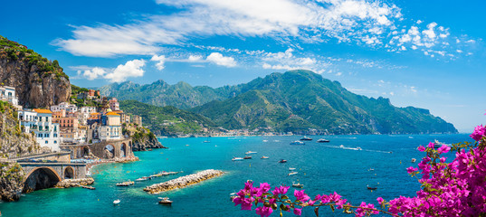 Glasbilder Natur Landschaft mit Atrani-Stadt an der berühmten Amalfiküste, Italien  © Balate Dorin