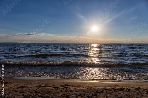 Fototapeta Naklejka Na Ścianę i Meble -  sunrise, sunset over the sea, ocean waves.