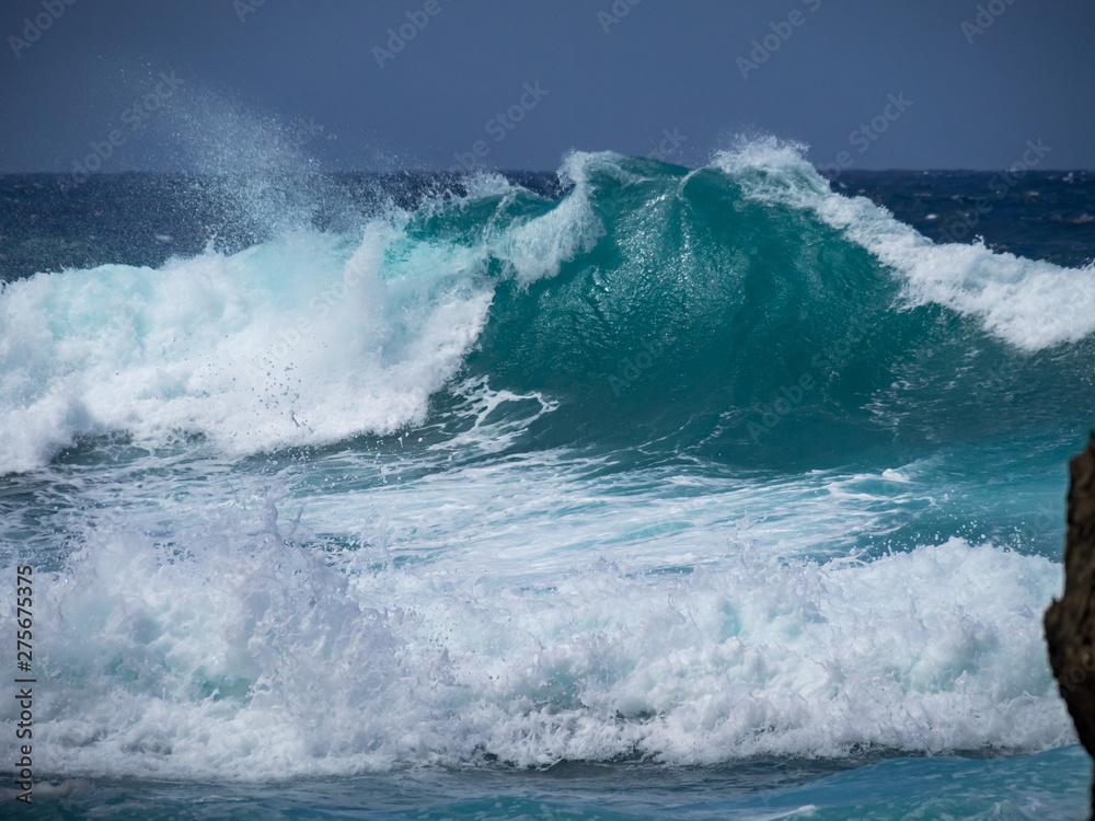 Fototapeta premium Crashing waves at Shete Boka National park, curacao