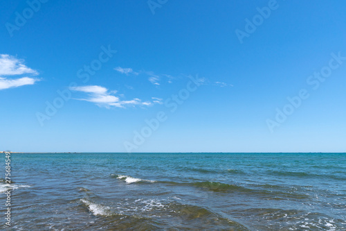 Fototapeta Naklejka Na Ścianę i Meble -  Horizon line over the blue sea