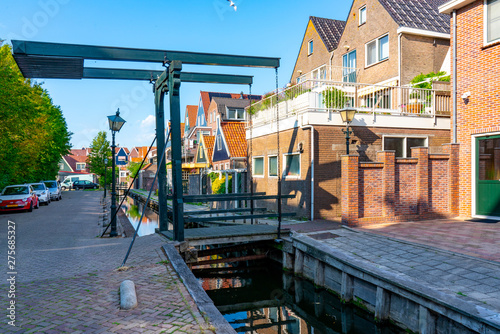 Volendam, Niederlande, Innenstadtszene photo