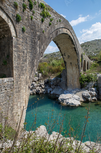 Brücke von Mes / Messi bei Shkoudra in Albanien