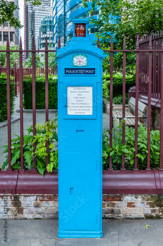 Fotografie London, UK - JUNE 20, 2019:Mini Tardis, Aldgate, High Street, London, England, U