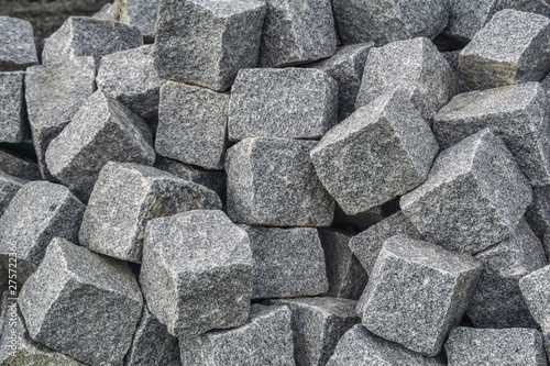 Photo A mound of granite blocks used to build roads, squares, sidewalks, passages
