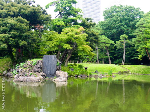 Obraz na płótnie japanese garden with pond w salonie