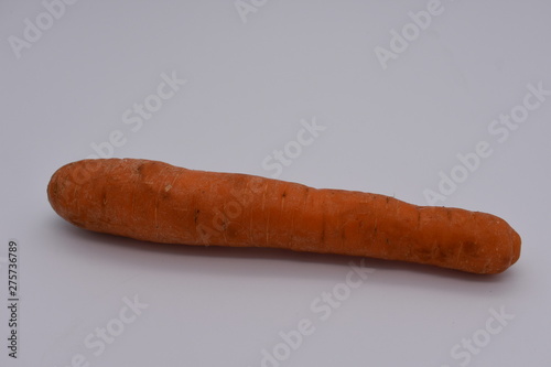 isolated carrot organic
