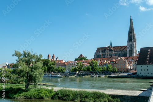 Regensburg Cathedral, in the foreground the Danube.