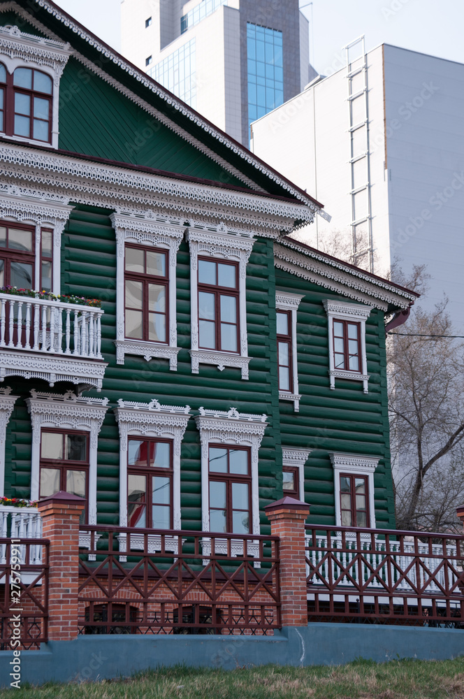 Obraz premium Russia, Khabarovsk, may 1, 2019:Renovated old house in the center of Khabarovsk