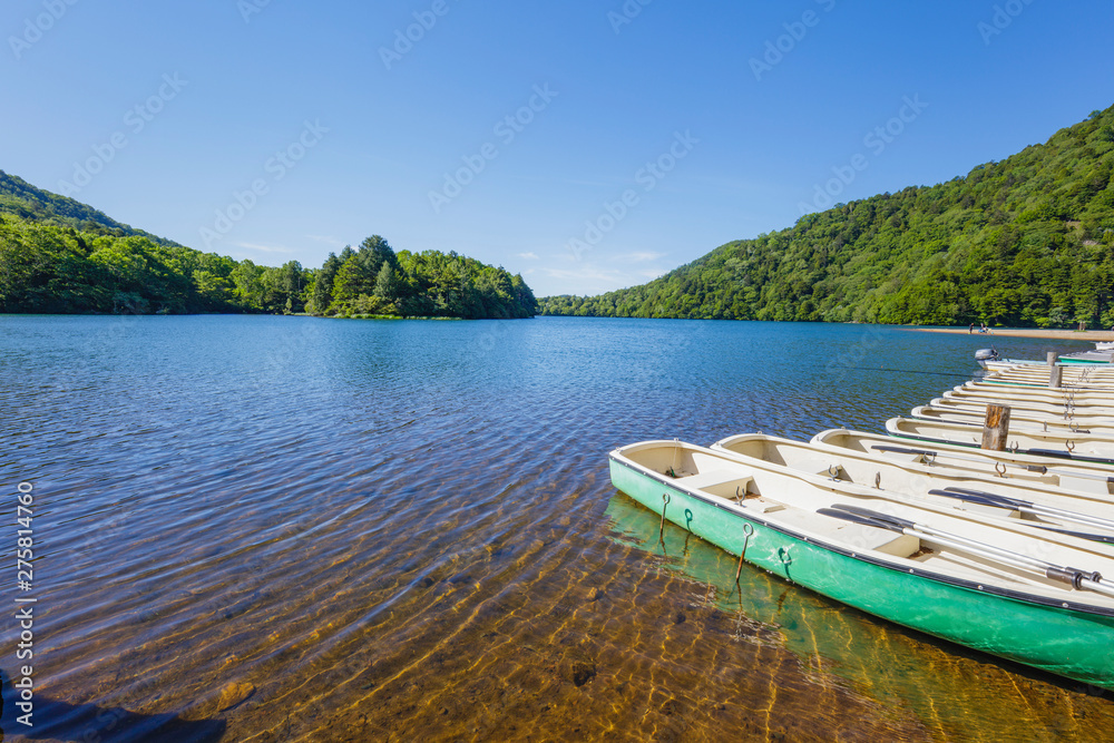 湯ノ湖とボート