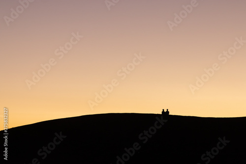 Siluetas en las dunas