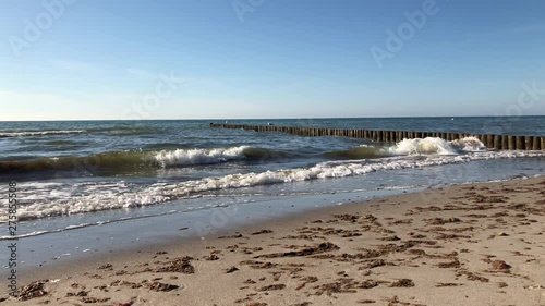 Ostseestrand, Wellen und Wasser photo