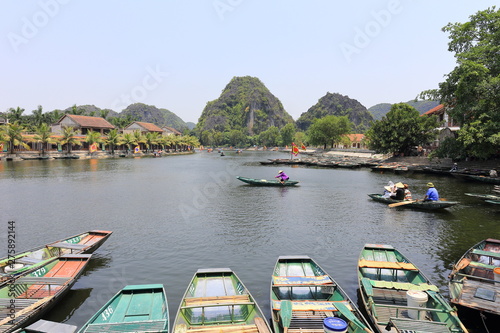 Obraz na płótnie Tam coc valley in Ninh Binh, vietnam w salonie