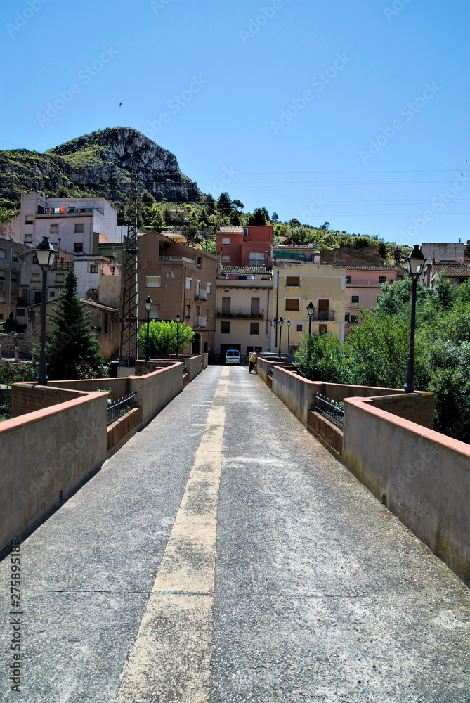 puente que cruza el río Francolí en La Riba, Tarragona (España)
