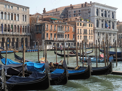 Gondolas on grand canal in Venice © Stimmungsbilder1