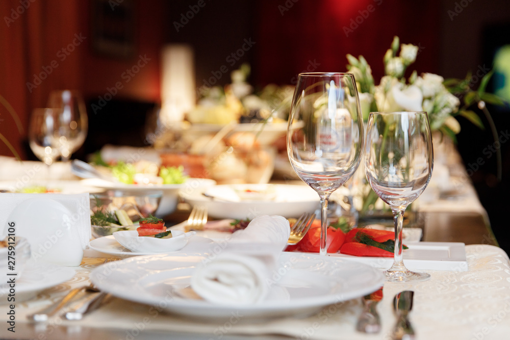 Elegance table set up for dinning room Elegance table set up for dinning room