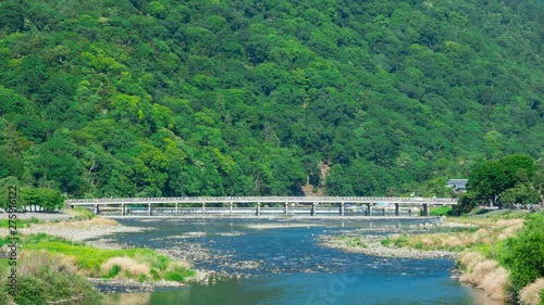 Wallpaper Mural 京都　嵐山　渡月橋　タイムラプス　初夏　緑　 Torontodigital.ca