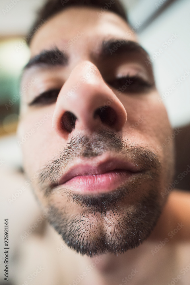 Obraz premium una gran nariz angular