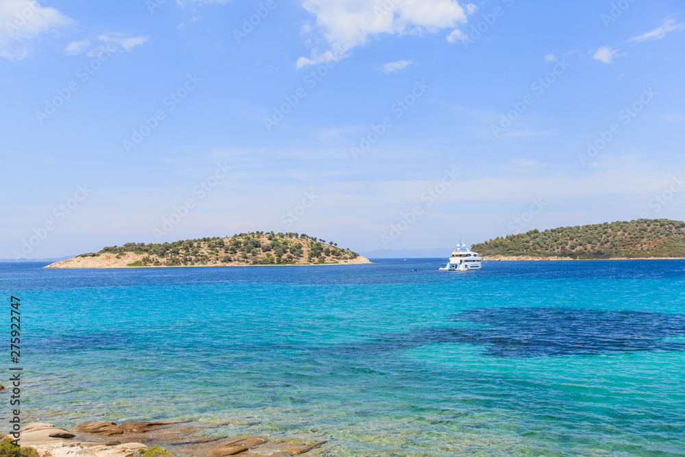 Naklejka premium Beautiful summer seascape and nature landscape