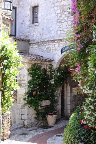Fototapeta Naklejka Na Ścianę i Meble -  Village d’Eze dans les Alpes Maritimes (Côte d’Azur-Midi de la France)