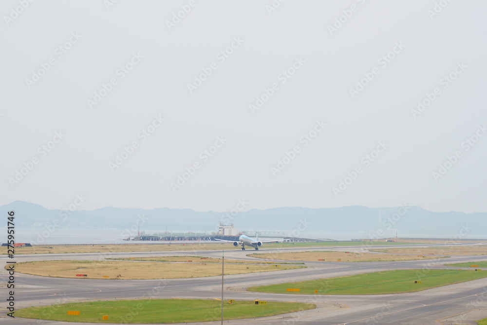離陸する航空機 離陸する航空機
