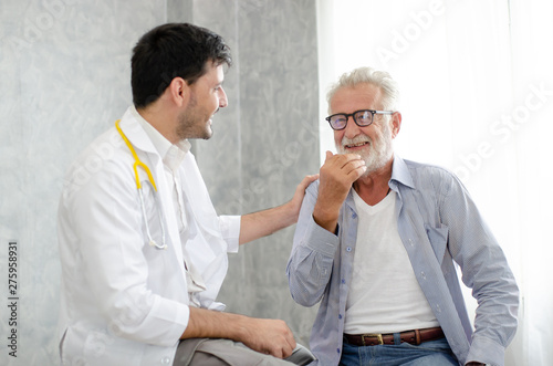 The patient tried to explain symptoms to the doctor.