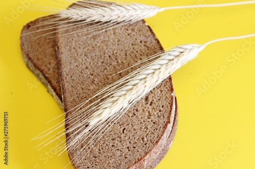 Black rye bread spikes rye