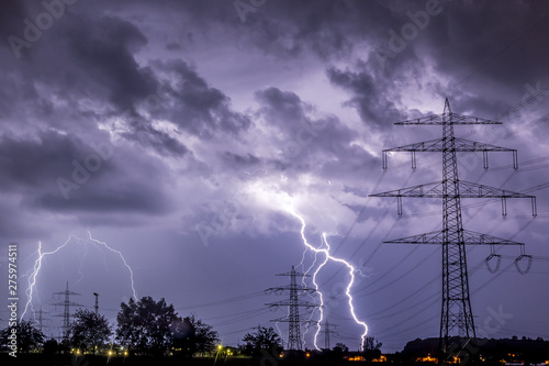 Canvastavla Lightning Strike into Powerlines