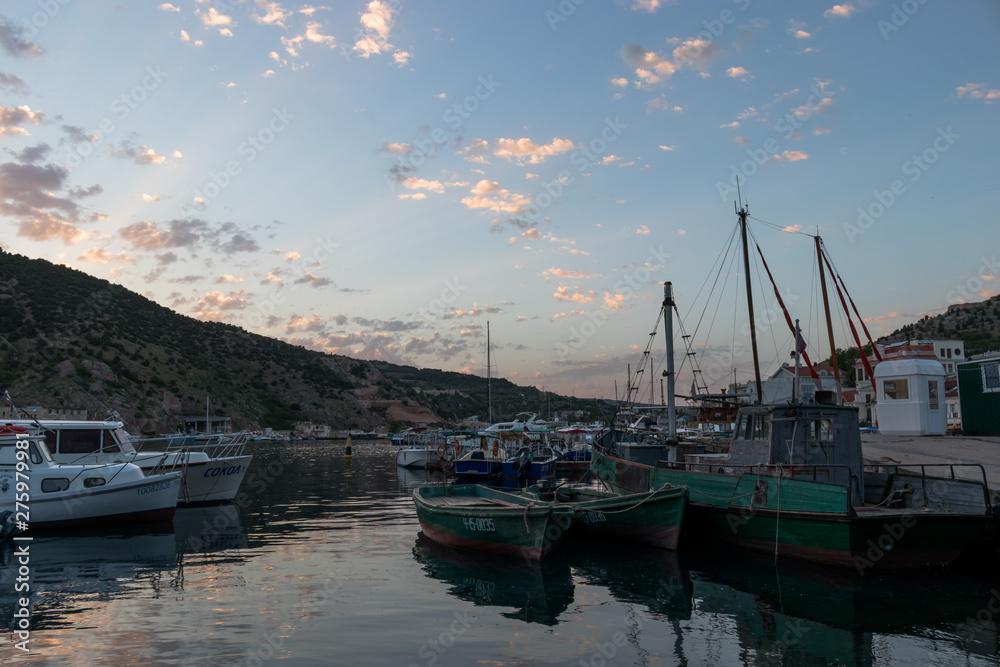Fototapeta premium boats in the harbor