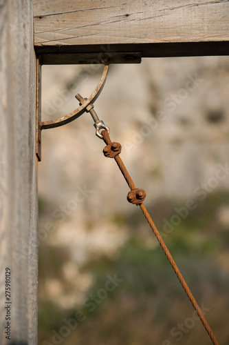 Mesnetteki paslı çelik tel