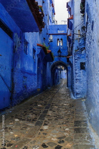 Street in the blue city Chefchaouen / Street in the blue city Chefchaouen, Morocco, Africa. © ub-foto