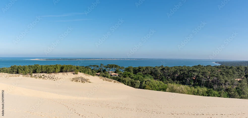 BASSIN D'ARCACHON (France), l'océan, la presqu'île du Cap Ferret et le bassin vus de la dune du Pilat	